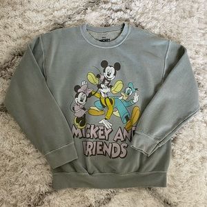 crew neck